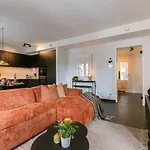 Huswell - Cozy Apartment A Stone\'S Throw From The Beach